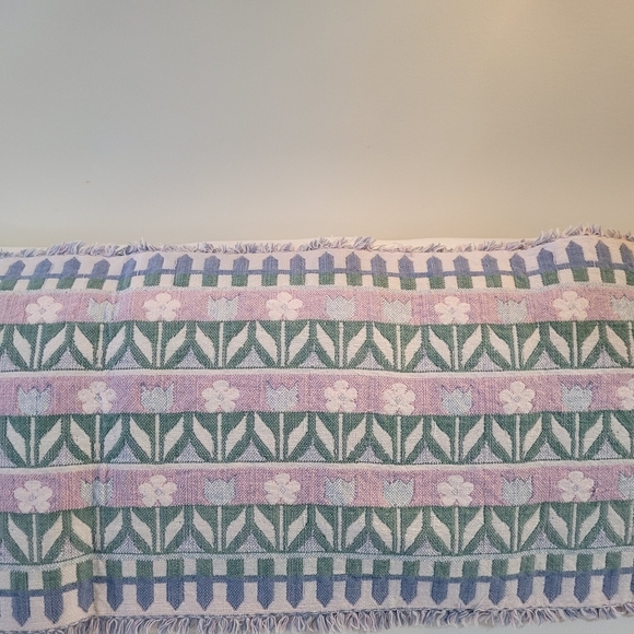 Floral table runner with picket fence detail cotton with fringe blue/pink - Picture 8 of 12